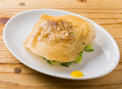 羽付きパリパリ豚足